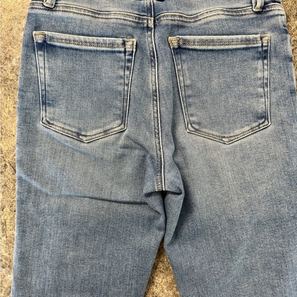 Good American Jeans - Picture 4 of 6